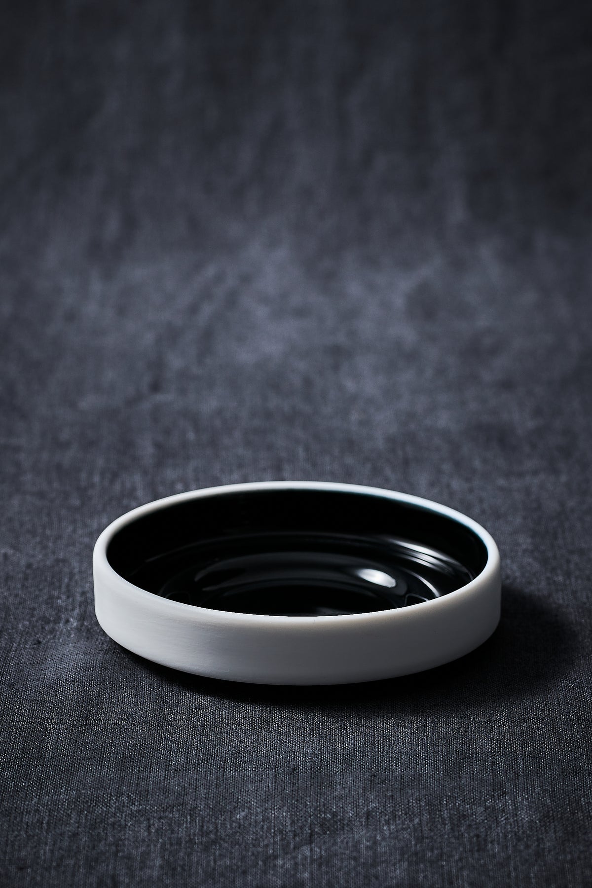 Stackable saucer